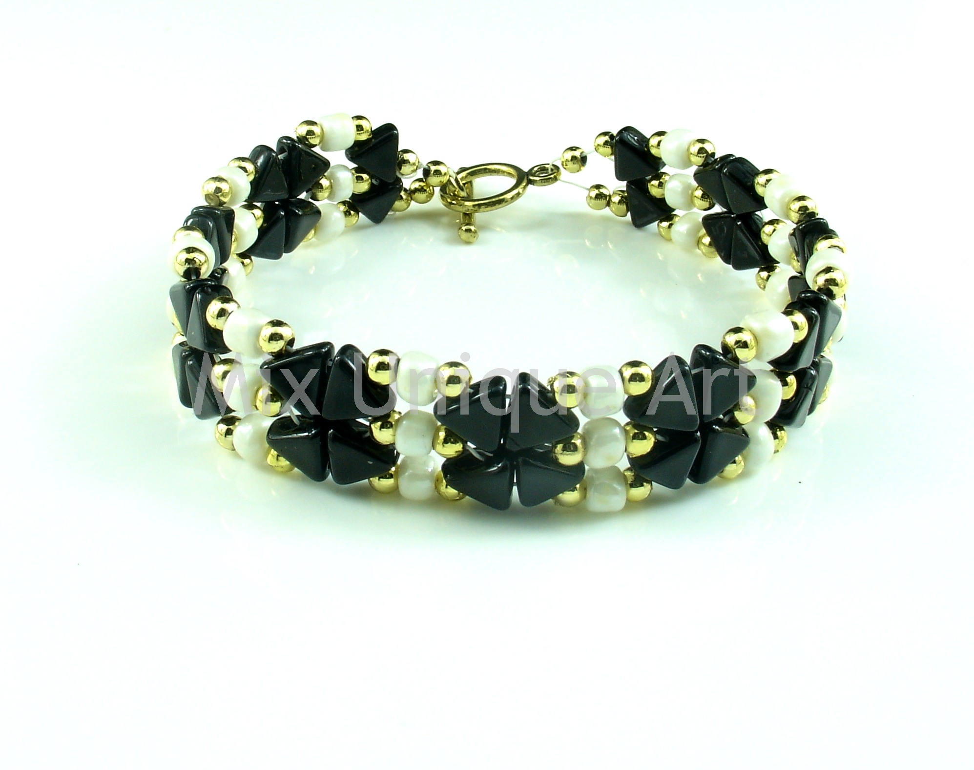 mixua_bracelets for woman_puka beads (3)